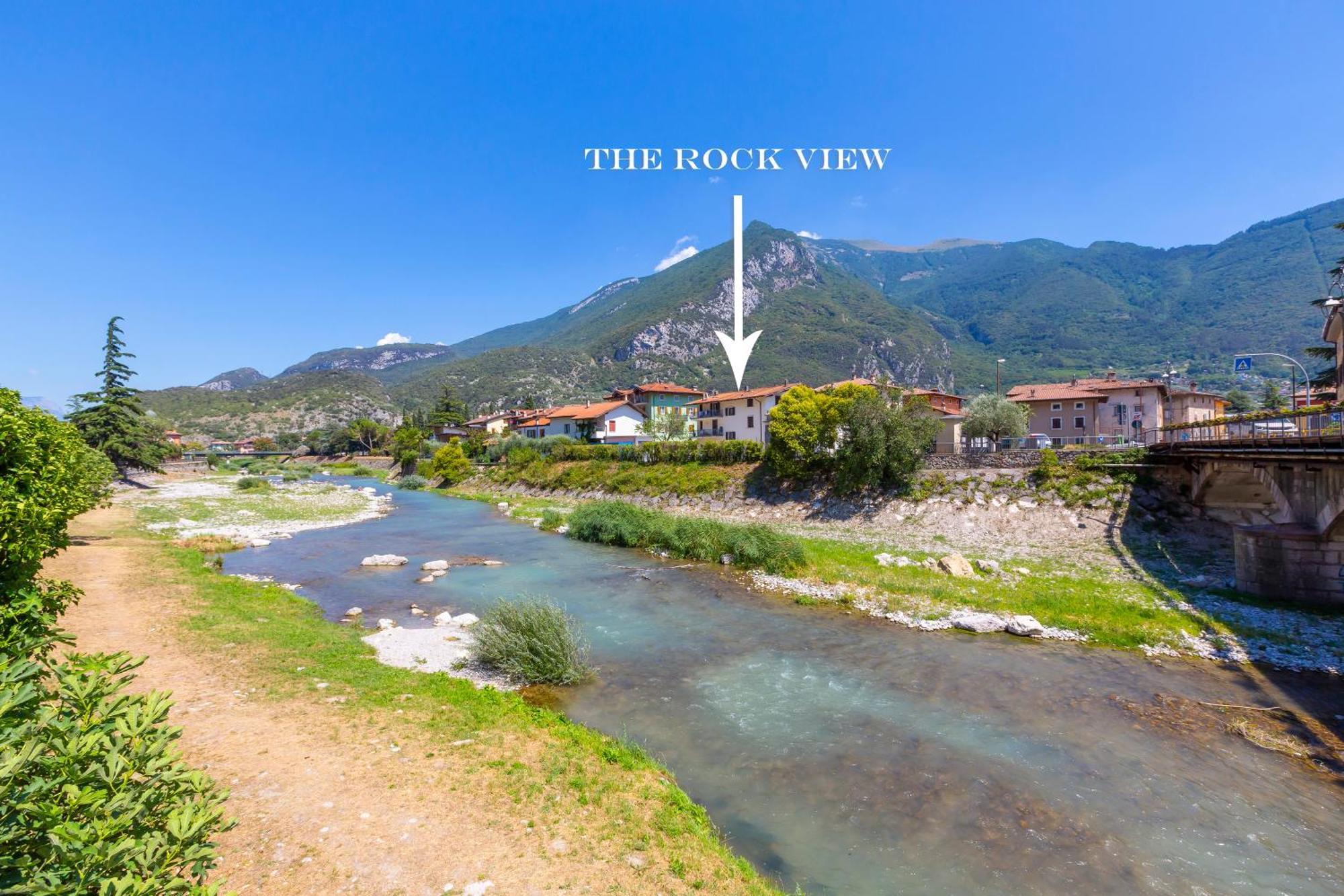 The Rock View - Happy Apartment