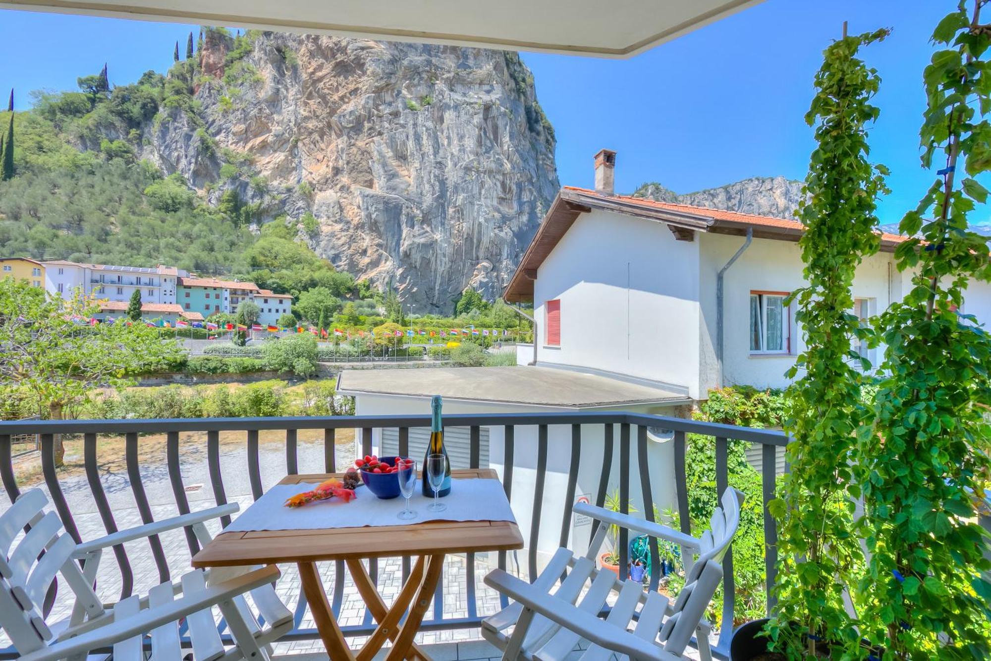 Apartment The Rock View - Happy